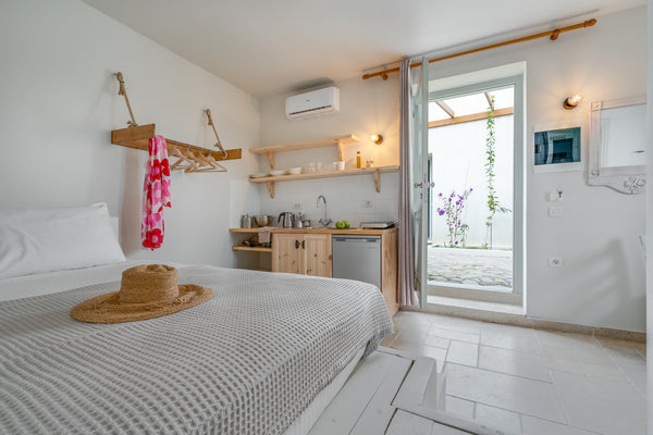 The house is located in the village of Modi, atop a hill, a few minutes away fro Chania, Greece Το χελιδόνι Cycladic home vacation rental 51315928