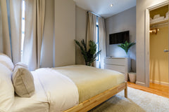 This good-looking, spacious and appealing room is available in Upper <br />   We  Rental unit in New York · 1 bedroom · 1 bed · 0 shared baths Private room in rental unit vacation rental 45904666