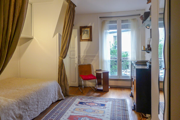 Charming 17 Sqm apartment located 50m from stairs to the Sacre Coeur Basilica in Paris, France Studio sous Sacre Coeur Paris 18 Rue Tardieu Entire rental unit vacation rental 13613828
