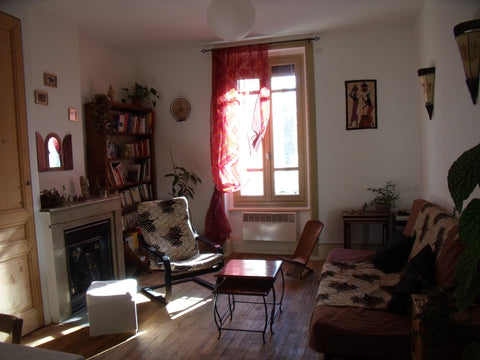 50 square meters, close to bus-stations and tramway-stations (1 station from Par Lyon, France apartment T2 quiet, renovated Entire rental unit vacation rental 6077629