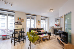 Roomy and comfortable apartment easy walking distance to Supermarket 1 minute, M Léoncel, France 63m2 quais du Rhône-Halles Bocuse Entire rental unit vacation rental 9919066