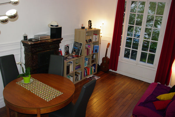 Mon logement est situé à 5 min de la place Gambetta.dans le style haussmannien M Paris, France Chambre dans un grand appartement Private room in rental unit vacation rental 22079484