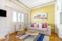 Welcome to a fascinating apartment, ideal for a short visit in the city, or a lo GR Chic Penthouse for 4 ppl in Kolonaki Entire rental unit vacation rental 39405140
