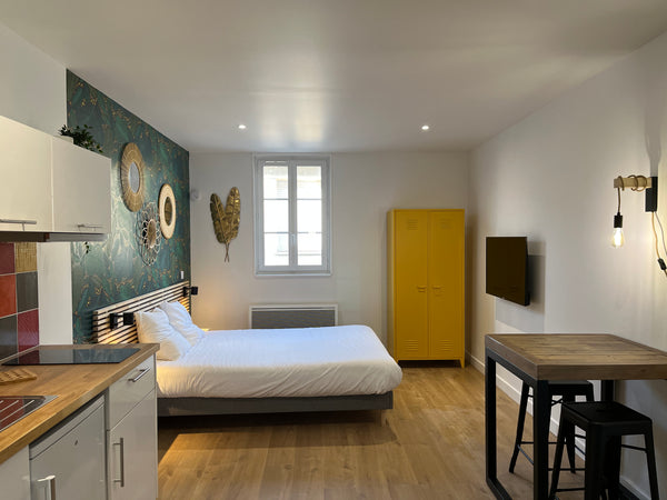 Situé à proximité immédiate de la gare Saint Jean, vous serez hébergés dans une  Bordeaux, France “Le Pop”: Appartement Bordeaux gare Saint Jean Entire rental unit vacation rental 54083224