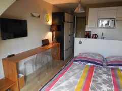 Here is a charming tinny studio apartment of 16 square meters, situated on the 6 Saint-Aubin-de-Médoc, France Opera Vendome Capucines 2 Entire rental unit vacation rental 3407816