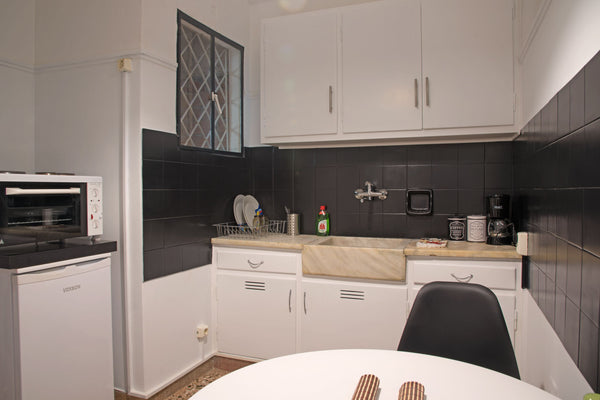 Beautiful neighbourhood in athens center, placed in a beautiful square,50 meters Athens, Greece Small cosy apartment for 2,in a beautiful square Entire rental unit vacation rental 35194623