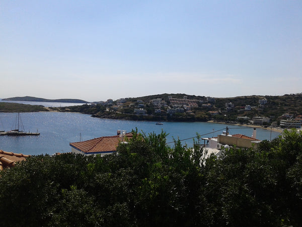 H μεζονέτα βρίσκεται 5 λεπτά με τα πόδια από την πανέμορφη παραλία του Μπατσίου. Athens, Greece Aria Entire home vacation rental 19448171