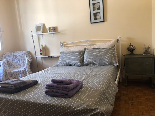 Small,sunny,warm & clean 40m2 apartment situated in Kolonos,one of the oldest ne Korydallos, Attica, Greece Vintage apartment , 700m from metro Entire rental unit vacation rental 11942195