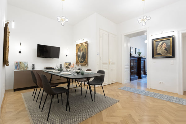 Completely new 3-bedroom-apartment in a classic, old Viennese building- just che Vienna, Austria FANTASTIC 3BR SUITE FOR 10 /w AC, Balcony Entire rental unit vacation rental 40319215