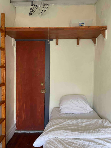 Welcome to Big Apple. This house is locatedHunts Point peninsula, walking about   Home in The Bronx · 1 bedroom · 1 bed · 2 shared baths Private room in home vacation rental 888551200498958434