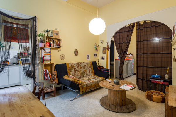 Aptmt tt équipé, 40m2, cour intérieure, très calme. Style typiquement Lyonnais,  Lyon, France Charmant appartement, Bellecour. Entire rental unit vacation rental 8774832