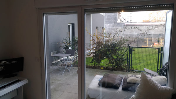 Grand T2 de 40m² avec terrasse accès direct sur jardin. <br />A 2 minutes du tra Saint-Raphaël, France Joli T2 proche Jean Macé Entire rental unit vacation rental 21794122
