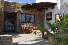 Kuduros cottage is on the street of Super Paradise in a private property with fr Greece Sea View on Super Paradise Kuduros Cottage Home. Cycladic home vacation rental 623160817645141727