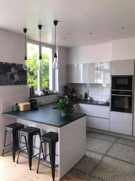 Notre maison est située dans 1 quartier calme avec parcs à proximité. Commerces  Woluwe-Saint-Pierre, Belgium Charmante maison familiale dans un quartier calme Entire townhouse vacation rental 53177404