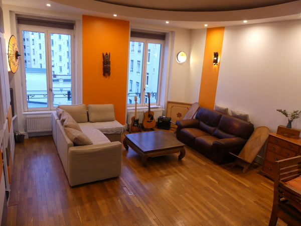 Grand appartement calme et lumineux (95M2) dans un immeuble ancien. Beaucoup de   Appartement Saxe-Gambetta 8 personnes Entire rental unit vacation rental 29703266