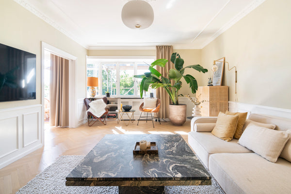 Stilfuld lejlighed med plads til familie. Dejlig udsigt og altan. Placering i sk Copenhagen, Denmark Smuk lejlighed i hjertet af København/Chr. Havn. Entire condo vacation rental 3492366