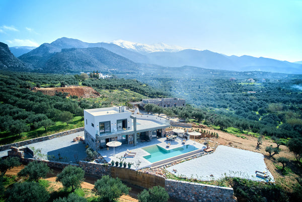 Have fun with the whole family at this brand-new villa<br /><br /><b>License num Heraklion, Greece Bella Estate , 6 bedrooms, sea view , heated pool Entire villa vacation rental 603232203802605860