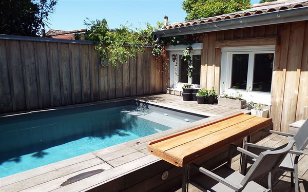 Welcome to my home!  <br /> <br />I am pleased to welcome you in my charming hou Bègles, France Jolie Maison avec PISCINE et TERRASSE à Bègles Entire rental unit vacation rental 594694653866191943