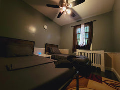 in the heart of New York city 30 minutes to the heart of Manhattan using free pu  Home in Staten Island · ★New · 1 bedroom · 2 beds · 1 bath Private room in home vacation rental 1024485974616152538