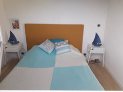 Nous vous accueillerons  dans notre dépendance décorée avec goût, proche de tout  Chambre avec Sdb et piscine proche Talence Entire guesthouse vacation rental 40258937