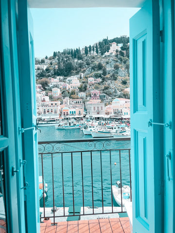 To Nikolakis Seafront -Harbor view βρίσκεται στη Σύμη σε απόσταση 650μ από την π  Nikolakis, Seafront - Harbor view...!! Entire serviced apartment vacation rental 616718289004960976