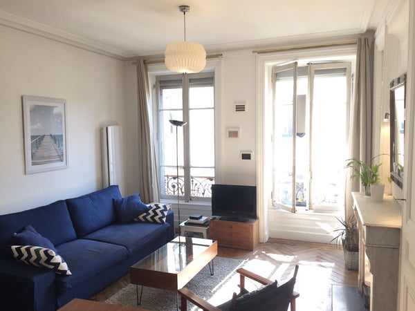 Perfect for homework. Very cosy apartment, beautiful living room, bright (south) Céreste, France Beautiful 1 BR apartment, Lyon 6°, Parc tête d'Or Entire rental unit vacation rental 9385306