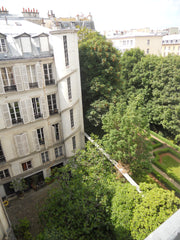 It's a simple student accommodation. Central position & quietness.<br />WC are o Paris, France Quiet studio Saint-Germain-des-Près Entire rental unit vacation rental 1211012