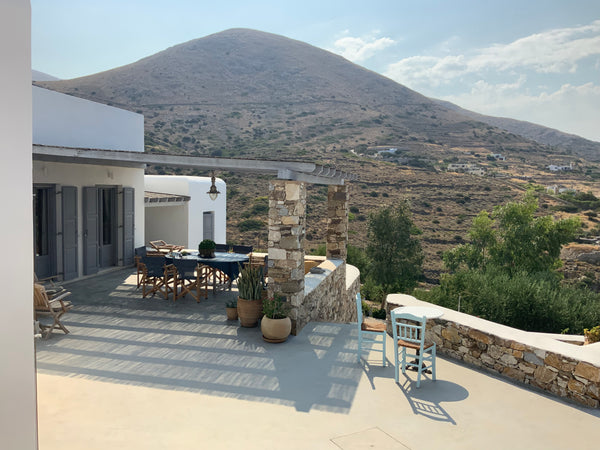 Villa avec vue sur mer .<br />Comporte 2 studio attenants a la maison.<br />Stud France Villa à Syros Entire villa vacation rental 42107892