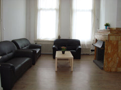 Grote eengezinswoning. Grote living, keuken en 3 wc's op het gelijkvloers en een  7-bedroom appartment in Antwerp, 16 persons Entire home vacation rental 38561071