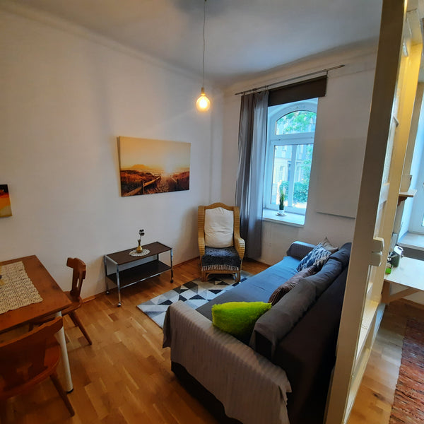 Zentral gelegene ruhige kleine Altbauwohnung. Gratis Kaffee! Nahe U-Bahn und  St  Wohlfühlwohnung mit Altbauflair Entire condo vacation rental 52591156