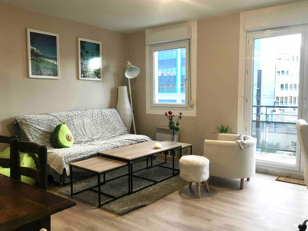 Appartement T2 avec balcon filant et chambre avec dressing. Salle de bain avec b Lyon, France Appartement T2 avec balcon à l’arrêt Lacassagne Entire rental unit vacation rental 53608945