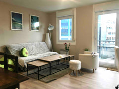 Appartement T2 avec balcon filant et chambre avec dressing. Salle de bain avec b Lyon, France Appartement T2 avec balcon à l’arrêt Lacassagne Entire rental unit vacation rental 53608945