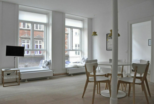 - - Rooms - -<br /><br />Main Floor:<br /><br />Kitchen + living room: dishwashe Copenhagen, Denmark Købmagergade - Copenhagen Downtown - Close To Everything - The Pedestrian Area (451-1) Entire serviced apartment vacation rental 48278906