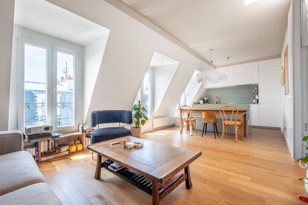 Sublime appartement refait par un architecte situé dans une impasse privée qui o Paris, France Sublime appartement - terrasse Entire rental unit vacation rental 18289681