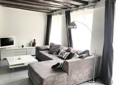 Studio avec coin nuit.. Très lumineux. Situé dans une des rues les plus commerça Paris, France Beau Studio en plein cœur du Marais Entire rental unit vacation rental 13609022