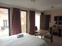 This amazing studio is located in a nice and calm neighborhood, within 850 meter Brussels, Belgium Studio Expo Center Entire rental unit vacation rental 660311780484378987