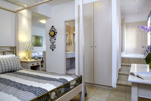 The name of this unique suite means legend in Greek.  And indeed, here the guest  Deluxe Family Suite with Sea View & Hot Tub Entire rental unit vacation rental 13197194