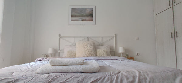 It's a cozy room in a two bedroom appartement.<br />Double bed, Air conditioner  Vilnius, Vilnius County, Lithuania Comfy room downtown Kypseli Private room in rental unit vacation rental 41764807