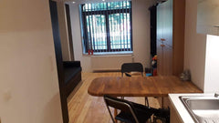 Studio rénové indépendant entrée séparée en entre sol, côté avenue. Face au parc Schaerbeek, Belgium Petit studio rénové à 10 min. du centre Bruxelles Entire rental unit vacation rental 51416207