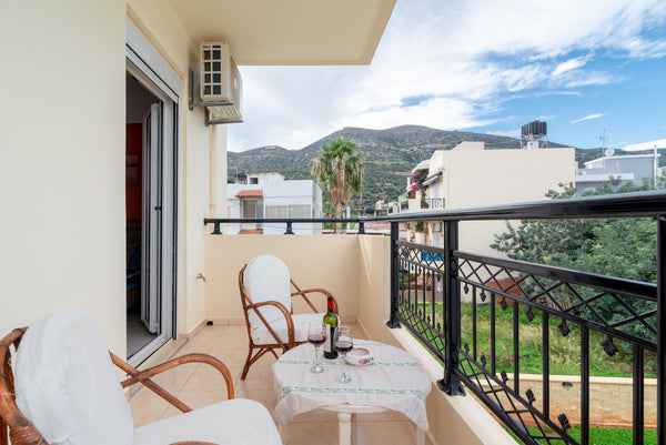 Wether you want to discover the Island or have fun at the beach with your family Greece Marina's Cosy Apartment, 5 min walk to the beach Entire rental unit vacation rental 2270588