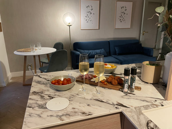 Leuk gerenoveerde studio met terras in Brussel. Het omvat een badkamer met douch Leuven, Belgium Mooi gerenoveerde studio in Brussel Entire condo vacation rental 699271773935106897