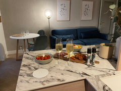 Leuk gerenoveerde studio met terras in Brussel. Het omvat een badkamer met douch Leuven, Belgium Mooi gerenoveerde studio in Brussel Entire condo vacation rental 699271773935106897