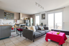 Notre appartement a été refait à neuf. La cuisine est toute équipée, la salle de Lyon, France 72 m2 refait à neuf Montchat Lyon 3 Entire rental unit vacation rental 11518872