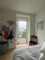 Lejligheden ligger centralt på Vesterbro - lige overfor Kødbyen, hvor man altid   Skøn lejlighed med stor altan midt på Vesterbro Entire condo vacation rental 51023509