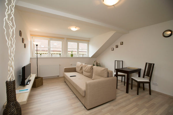 Podkrovní byt s klimatizaci v blizkosti Kampa parku a Petrina. Vse v dochazkové  Prague, Czechia Greg Apartments Kampa XII Prague Entire serviced apartment vacation rental 43138727