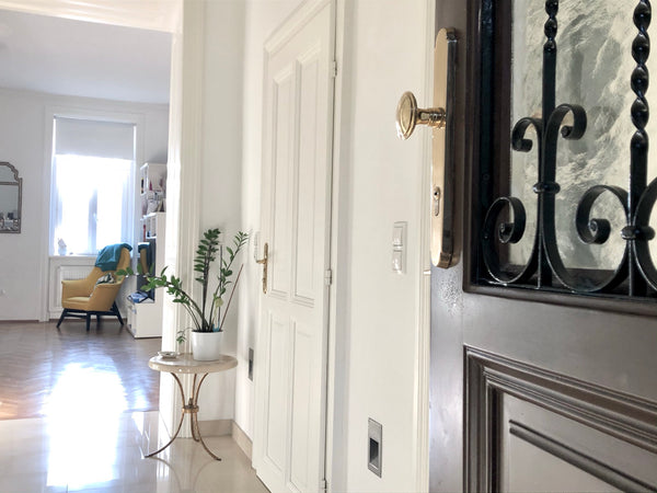 Welcome to my beautiful 55m2 Viennese apartment in an old building with high cei Vienna, Austria Sunny and calm old-viennese appartment w/AirCon Entire rental unit vacation rental 49620672