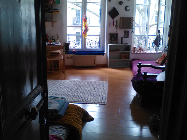 Luminous, colorful and charming studio in Paris, just by the very romantic parc   Bright and cosy studio by Parc des Buttes-Chaumont Entire rental unit vacation rental 16495751