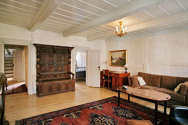 Welcome to my townhouse! Rent a whole floor in my charming 17th century townhous Copenhagen, Denmark Your own 2nd floor in a unique townhouse from 1733 Entire rental unit vacation rental 43841434