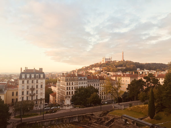 Appartement rénové avec goût dans le quartier historique de la Croix Rousse.<br  Lyon, France Appartement Croix Rousse Entire rental unit vacation rental 39312717