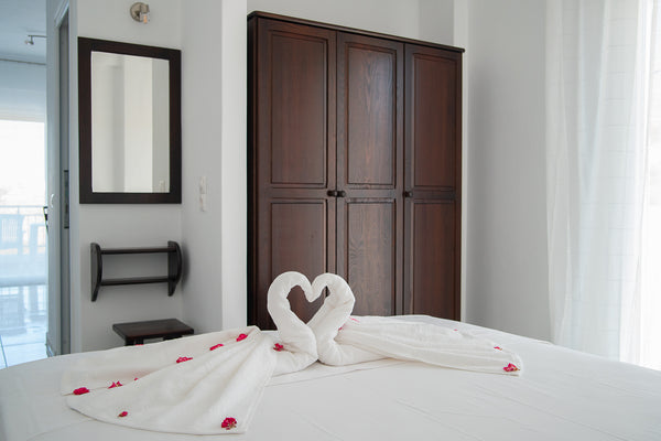 Apartment is spacious and bright and has its own well equipped kitchen and a lar Heraklion, Greece Odysseas, Apartment 1 Entire rental unit vacation rental 44330388